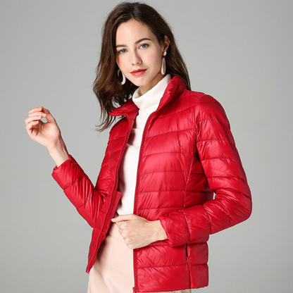 Myra | Chaqueta de plumas ultral ligera con sofisticados pliegues