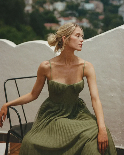 Vestido Olivia – Elegancia moderna con espalda descubierta