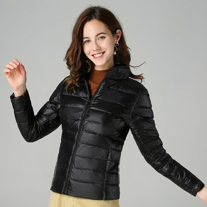 Myra | Chaqueta de plumas ultral ligera con sofisticados pliegues